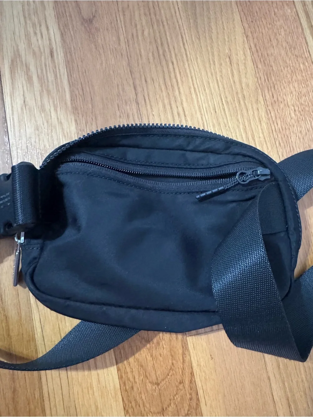 Lululemon Black Belt Bag - Picture 4 of 4
